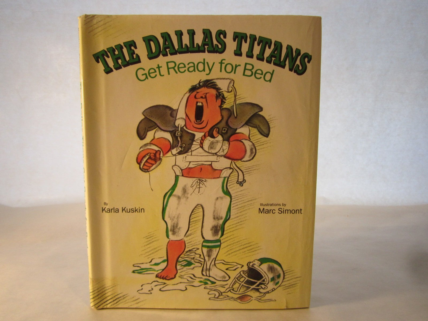 The Dallas Titans Get Ready for Bed book cover