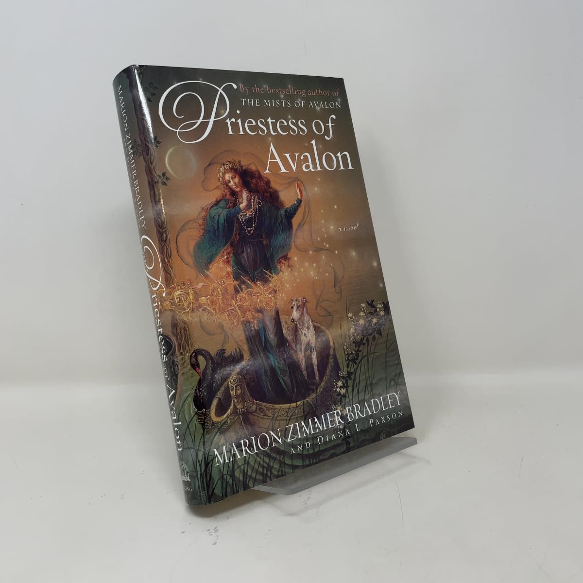 Priestess of Avalon book cover