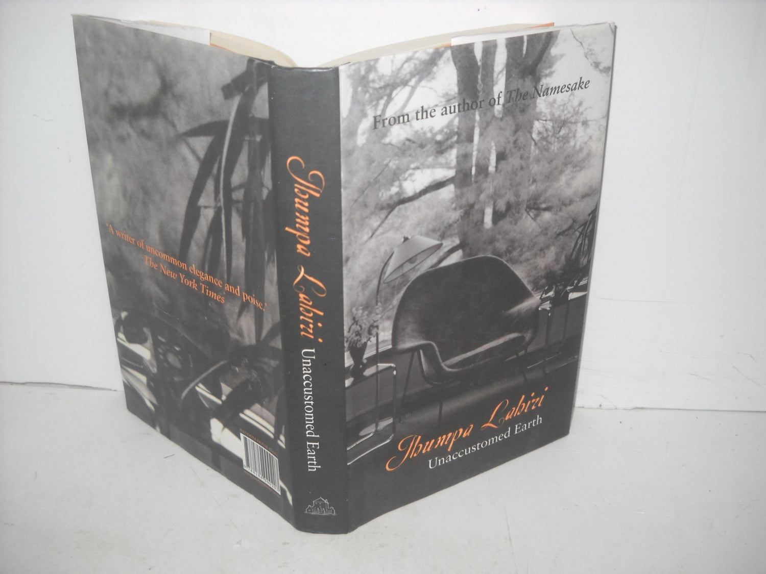Unaccustomed Earth book cover